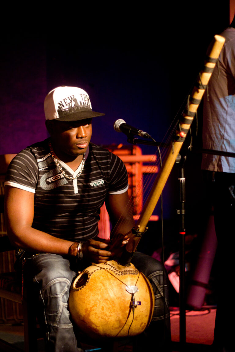 Sidiki Dembele playing N'goni