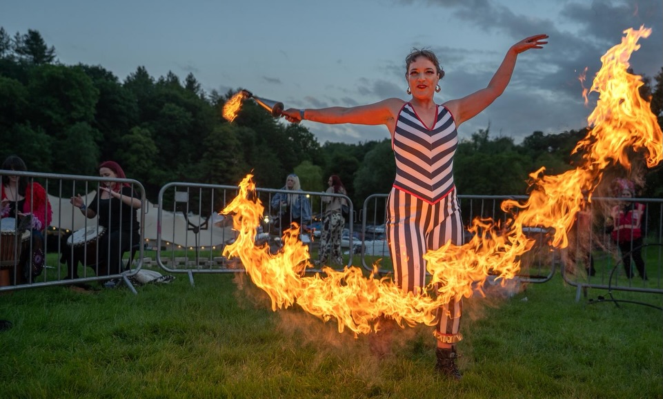 Moovin fire show